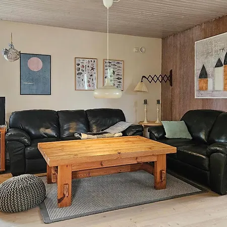 2 Bedroom Awesome In *